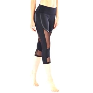 NWT Electric Yoga Black Capri Leggings